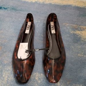 Zara Tortoise Shell Flats - Size 9/40